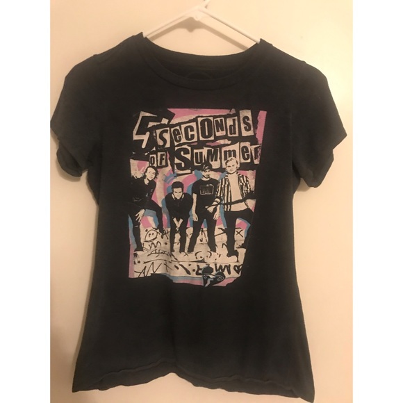 SOLD 5 Seconds of Summer T-Shirt - Picture 1 of 3